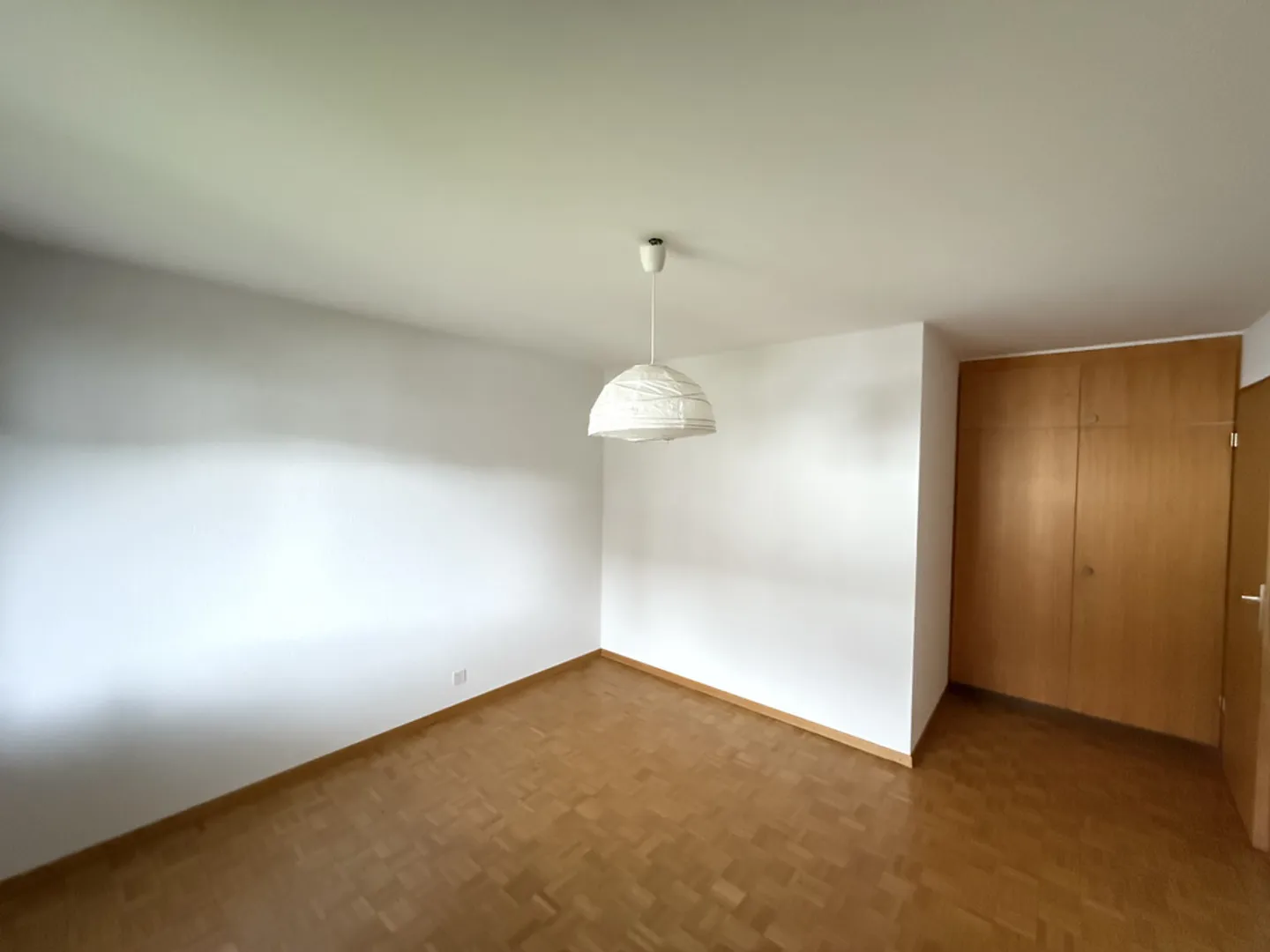 Große Wohnräume mit geräumigem Balkon - Foto 6 von 7