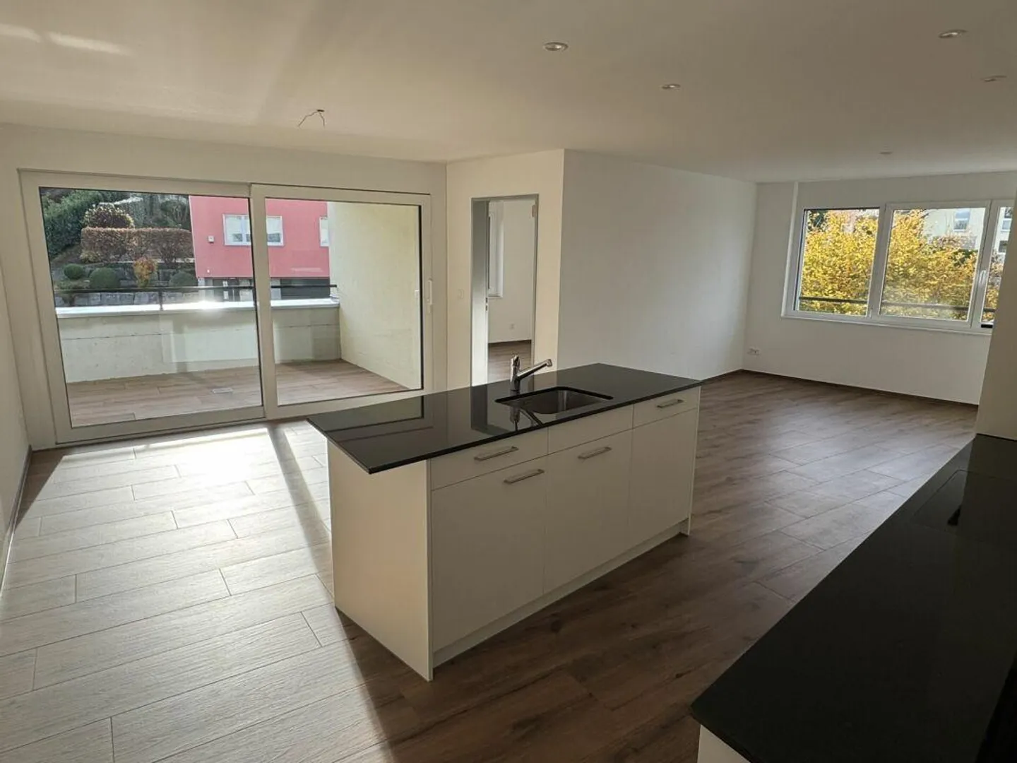 Helle und moderne 4.5 Zimmer Wohnung - Foto 2 von 8
