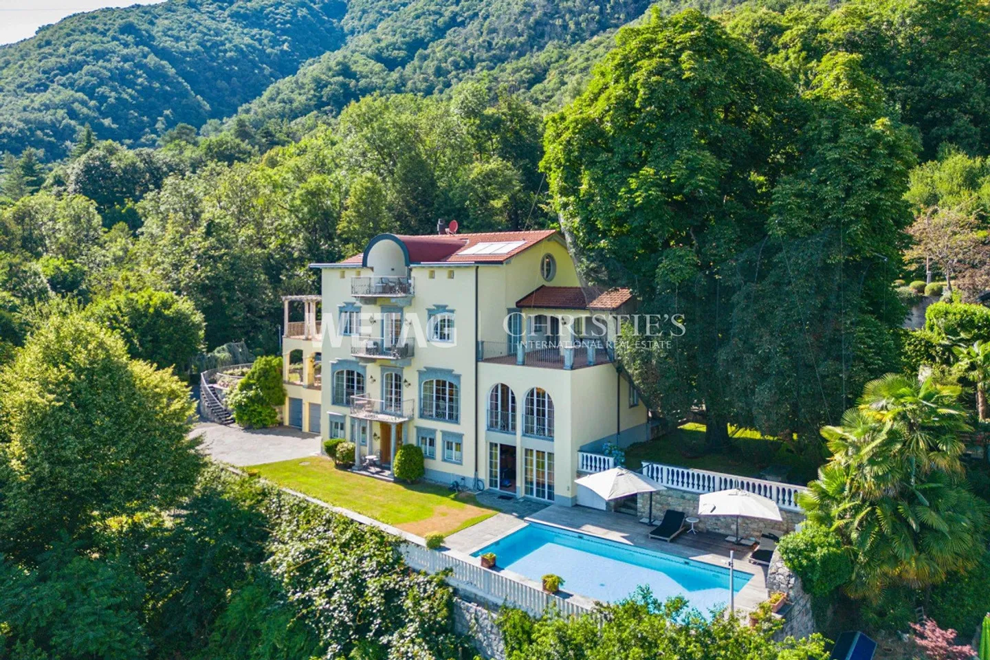 Villa spaziosa con piscina all'aperto e casa per gli ospiti separata in vendita ... - Foto 1 di 13