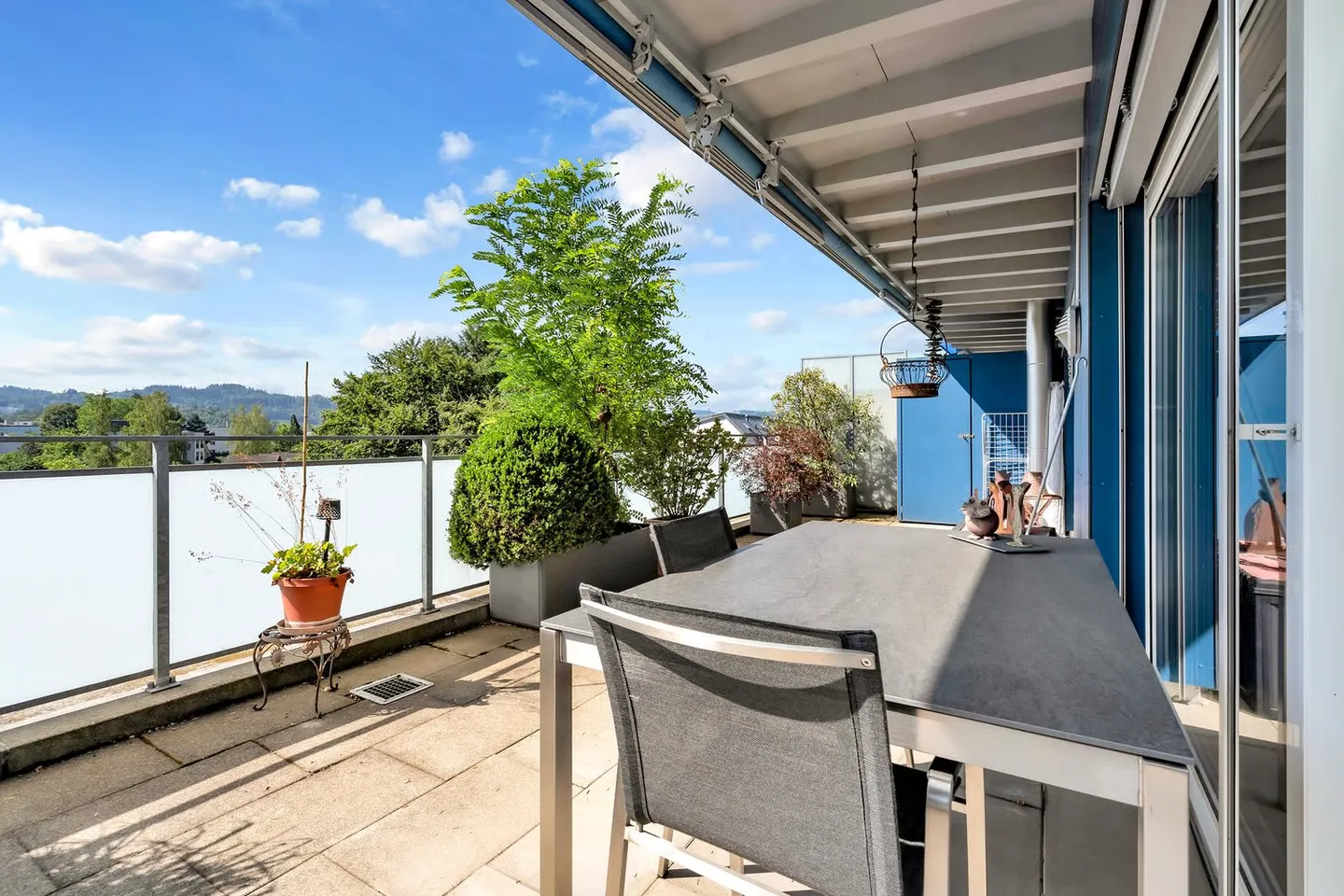Modern Penthouse Living in the Center of Bolligen - Photo 4 of 27
