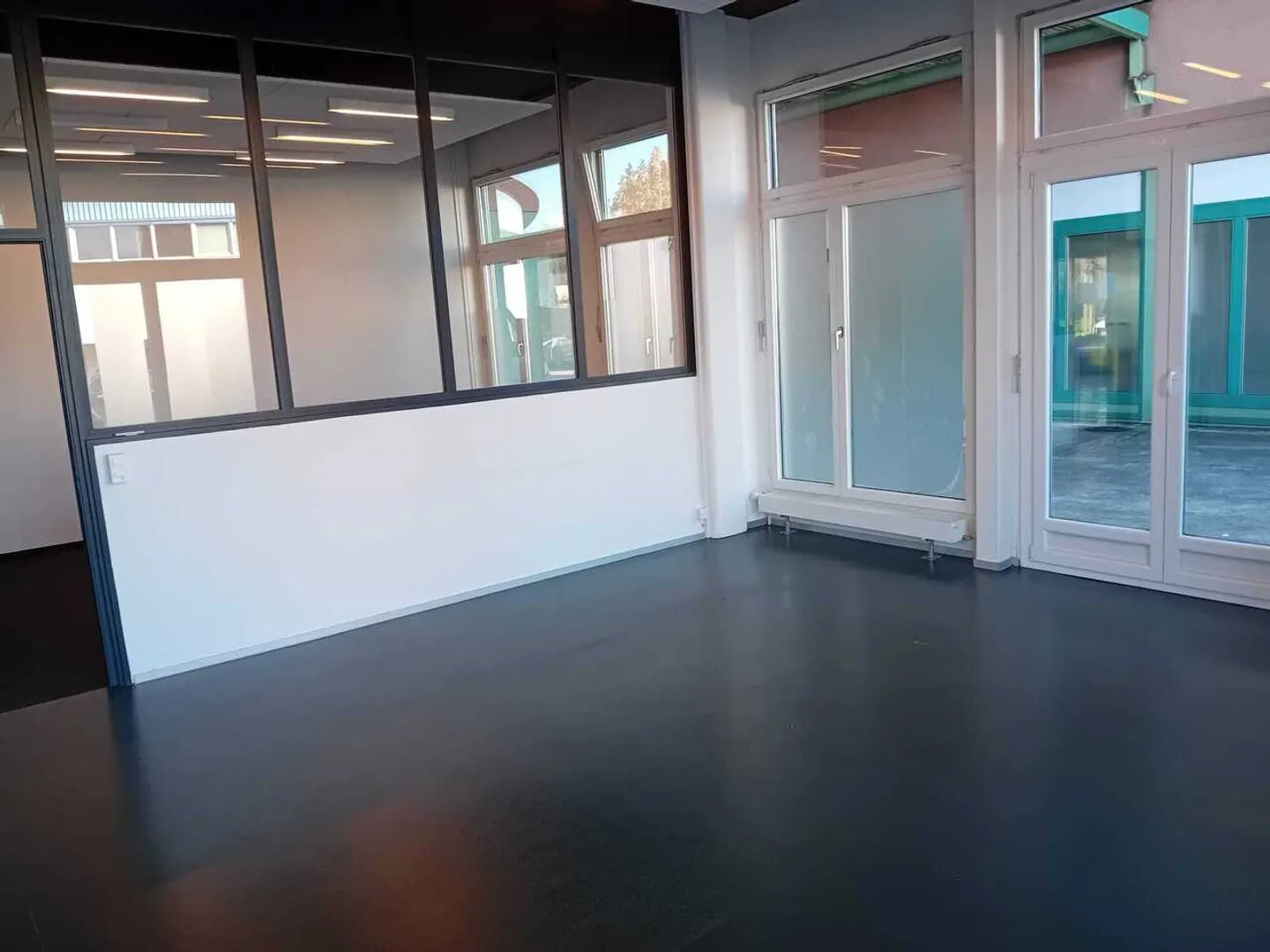 Industry 6 pieces - Photo 2 of 6