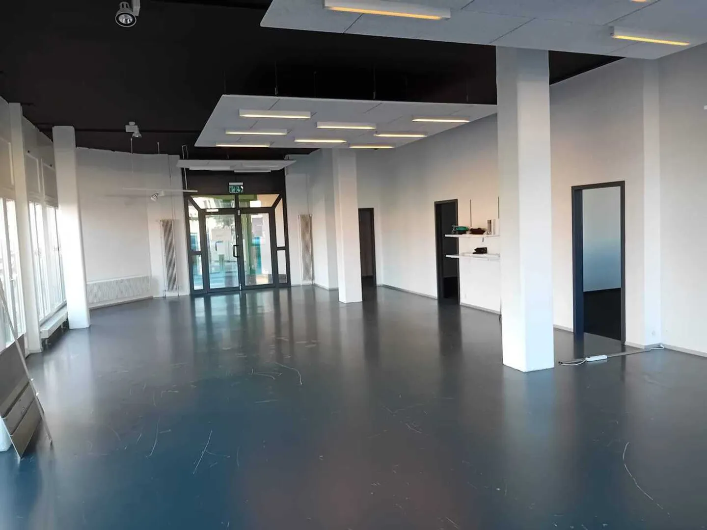 Industry 6 pieces - Photo 1 of 6