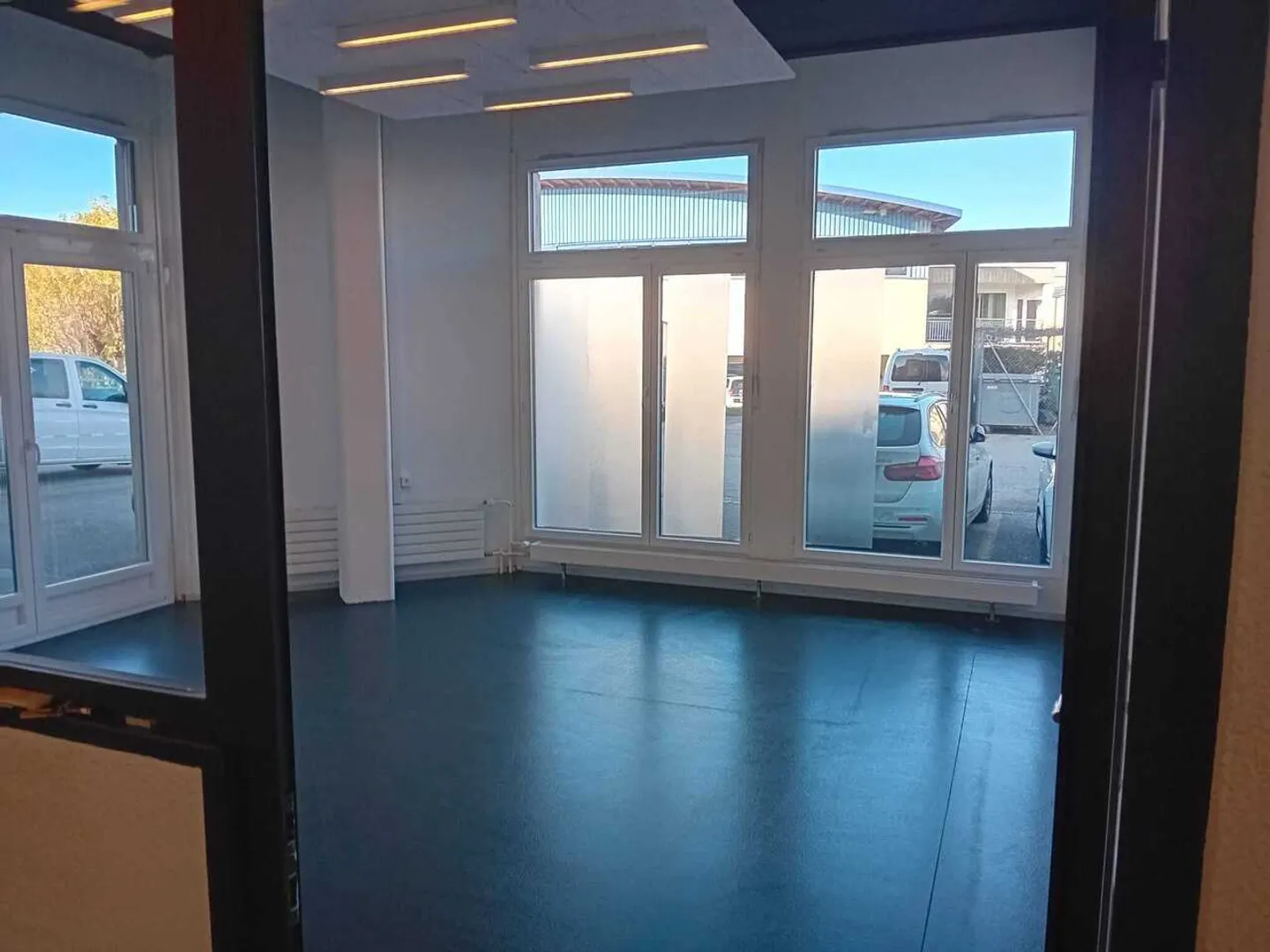 Industry 6 pieces - Photo 5 of 6