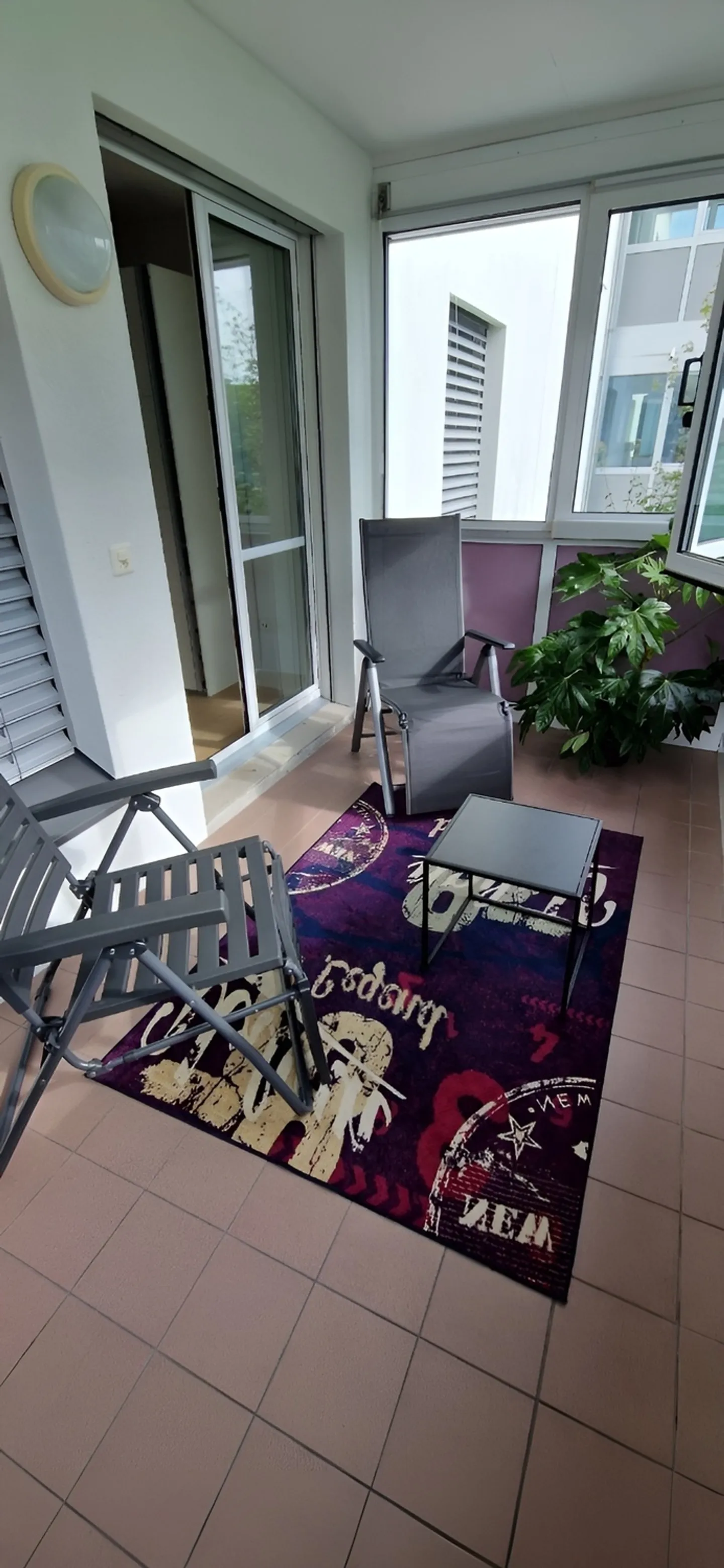 APPARTEMENT 2½ PIÈCES À LANGWIESEN (ZH), MEUBLÉ, TEMPORAIRE - Photo 2 sur 10