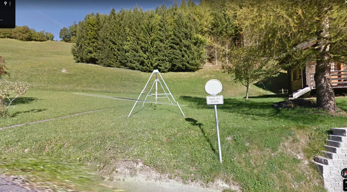 Beautiful plot of 903 m2 to build above the village of Champéry - Photo 3 of 3