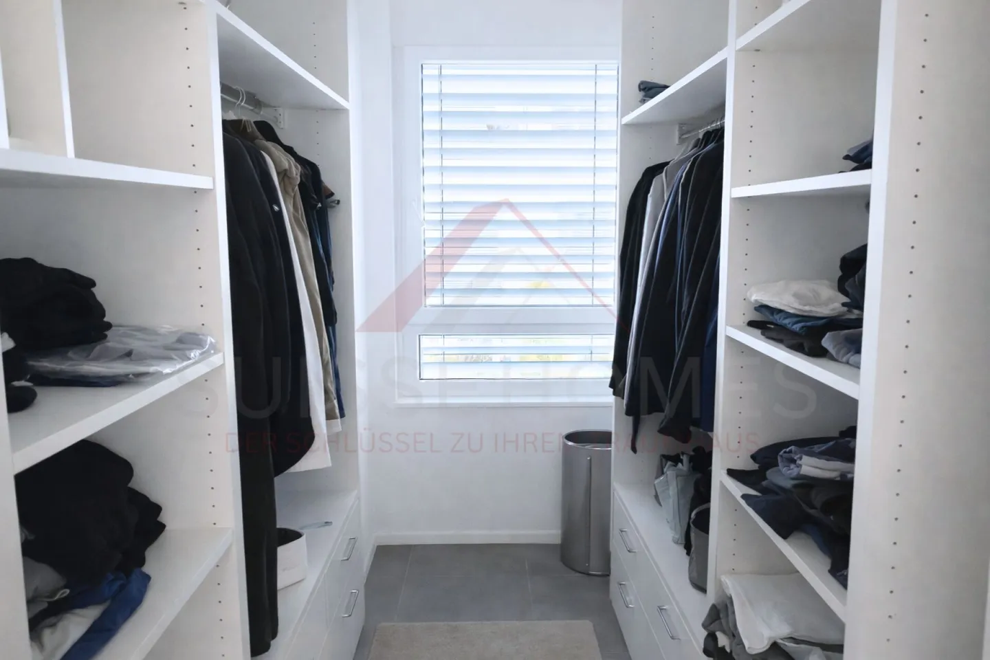 Modern Family Home with Garden - Photo 12 of 22