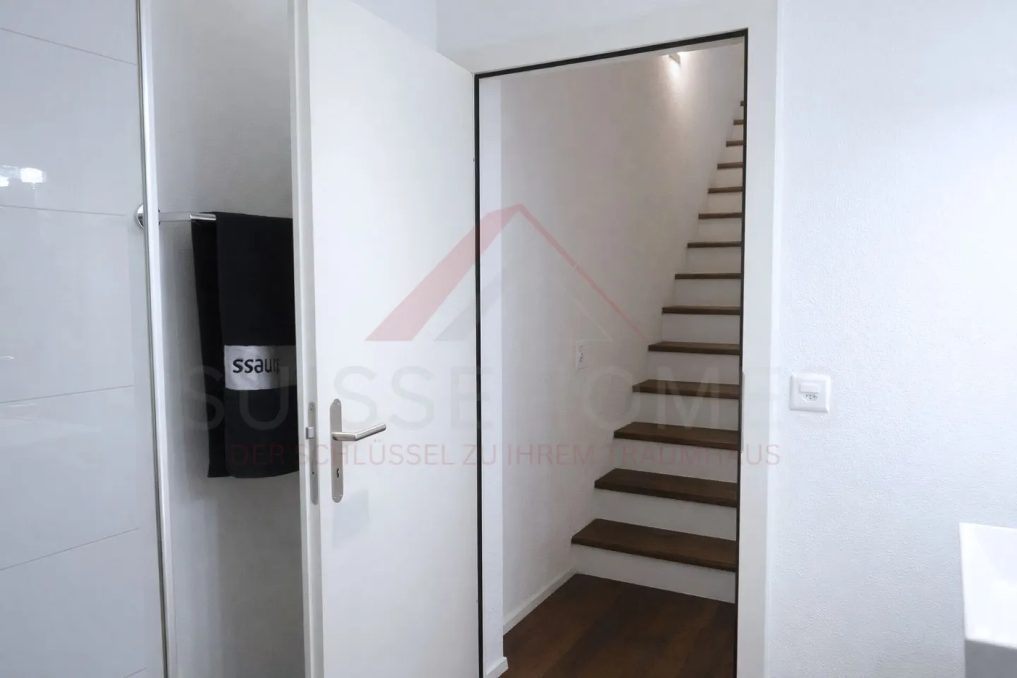 Modern Family Home with Garden - Photo 16 of 22