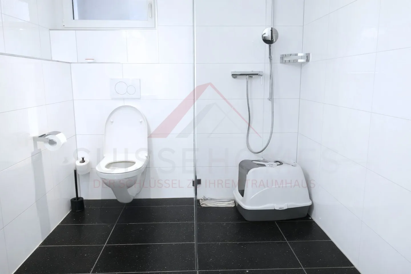 Modern Family Home with Garden - Photo 17 of 22