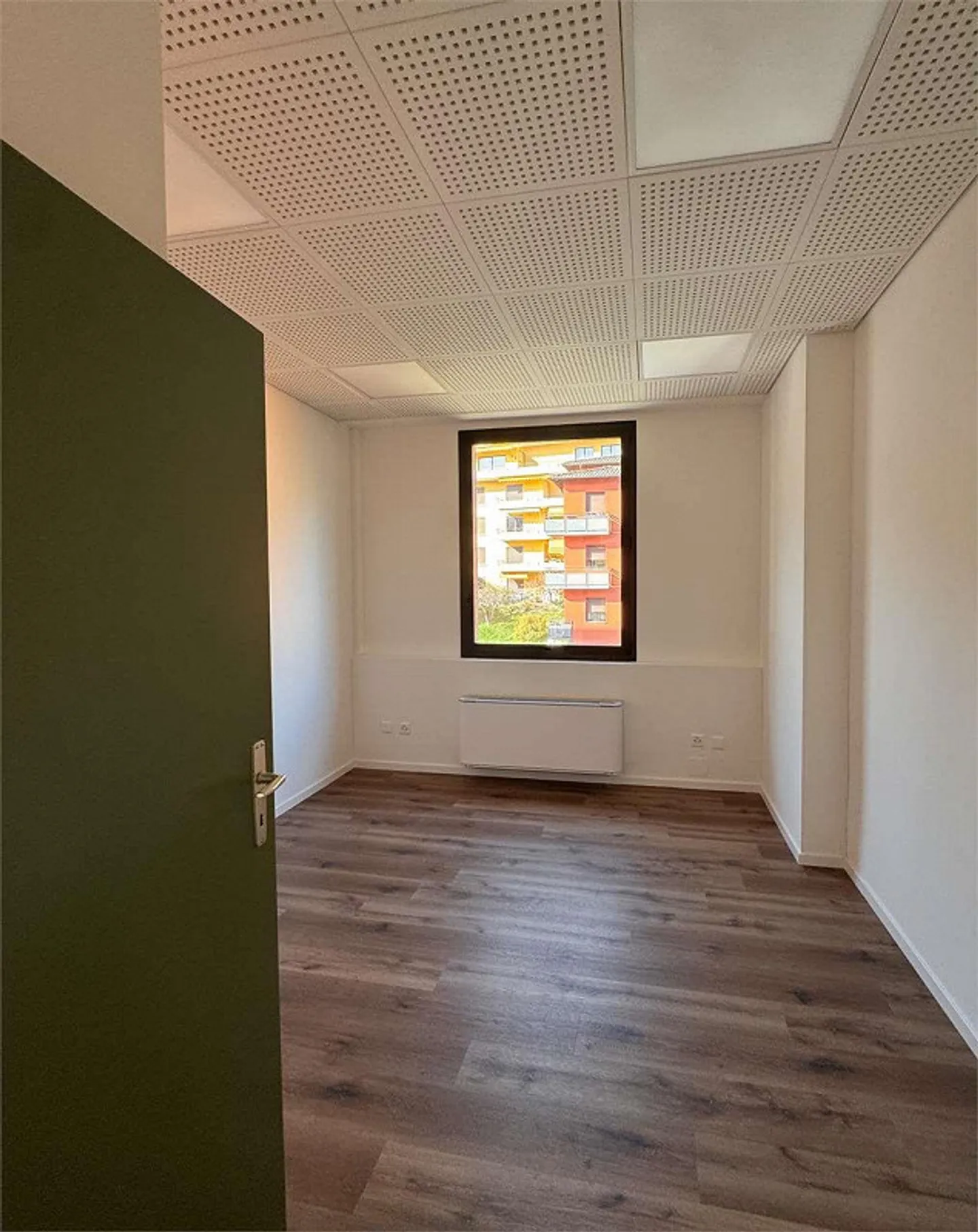 PRESTIGEBÜRO - 7 RÄUME KOMPLETT RENOVIERT - Foto 11 von 13