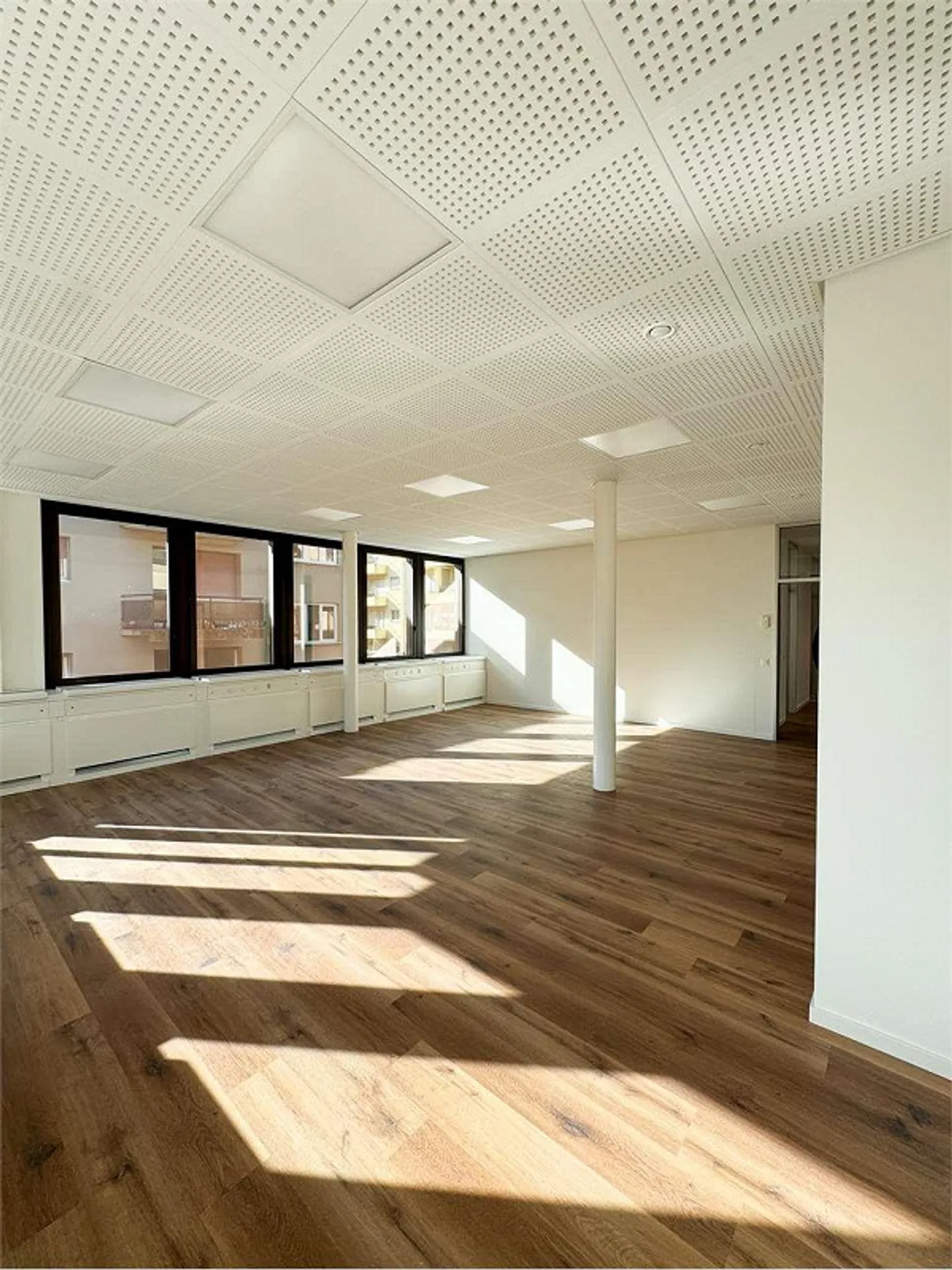 PRESTIGEBÜRO - 7 RÄUME KOMPLETT RENOVIERT - Foto 6 von 13