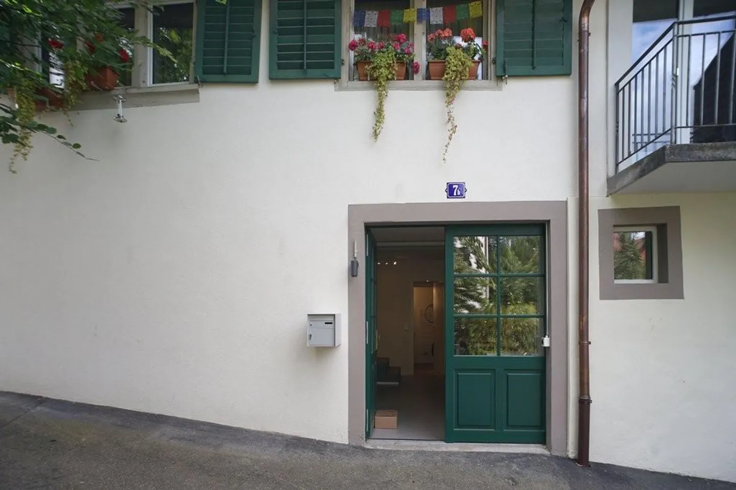 Charming 3.5-room apartment over three floors in District 7 - Photo 2 of 12