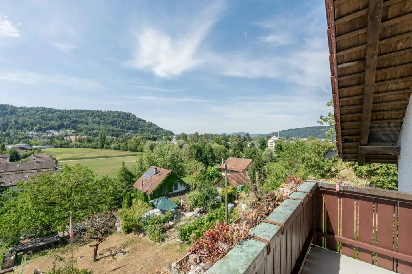 Charming 3.5-Room Single-Family House with Idyllic Garden - Photo 13 of 21
