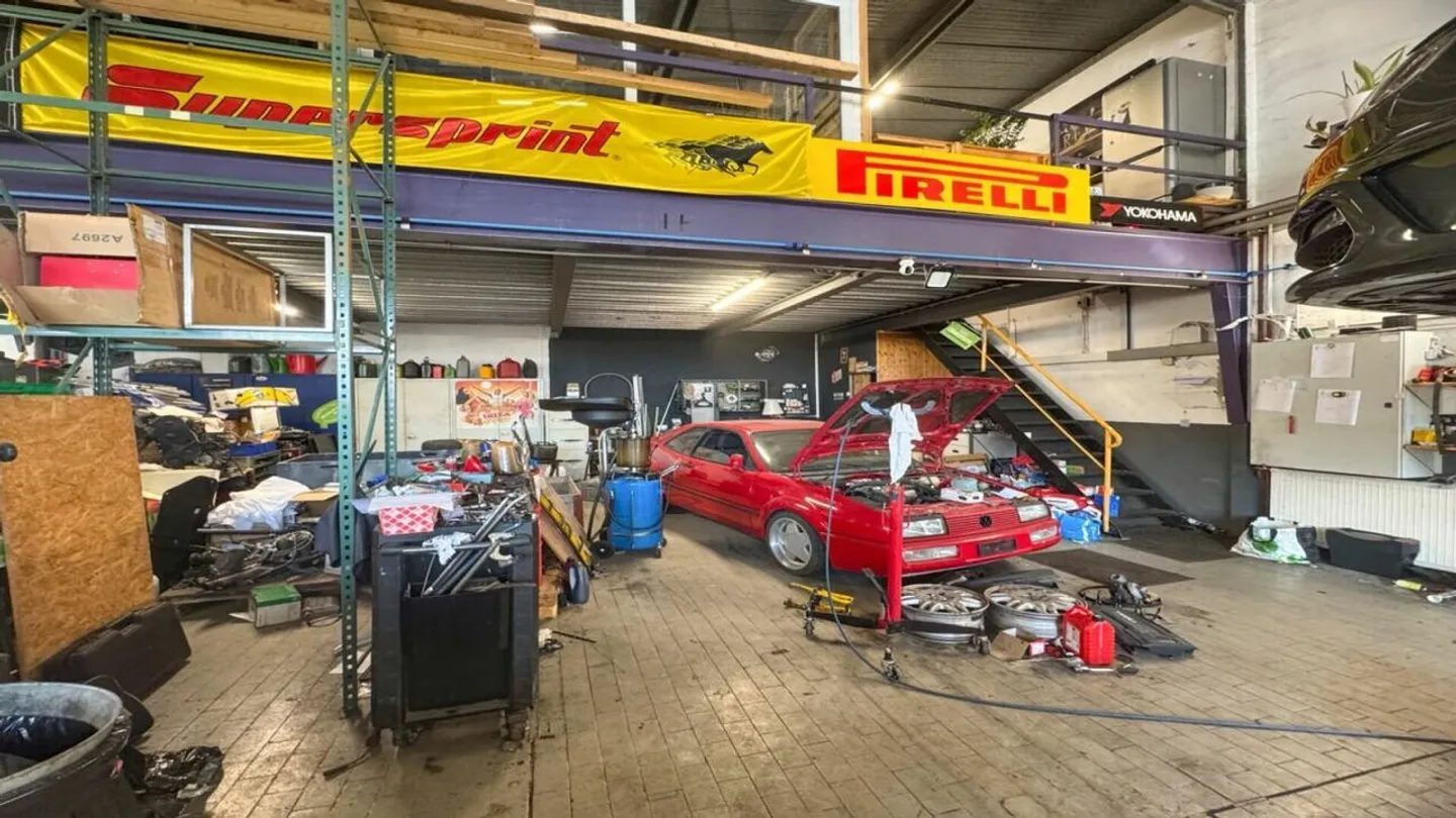 Due halli artigianali, già affittati con un rendimento netto del 6,1%. - Foto 2 di 4