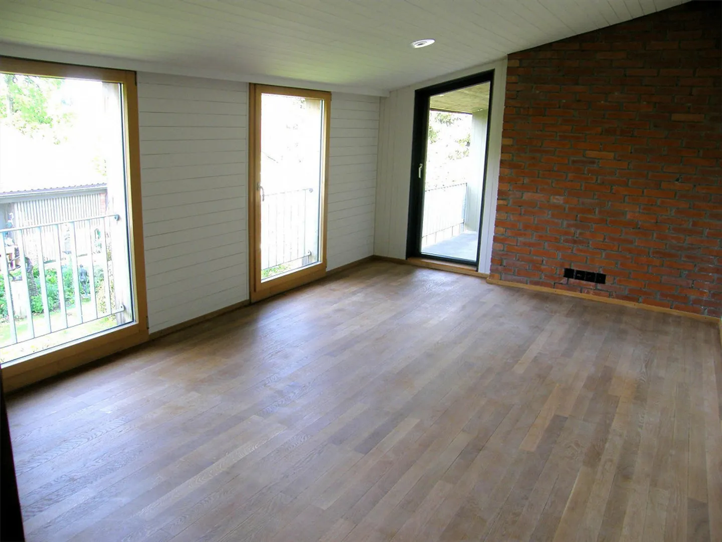 Natur + Ruhe 3.5-Zimmer Einfamilienhaus inkl. 2 Garagen - Foto 8 von 12