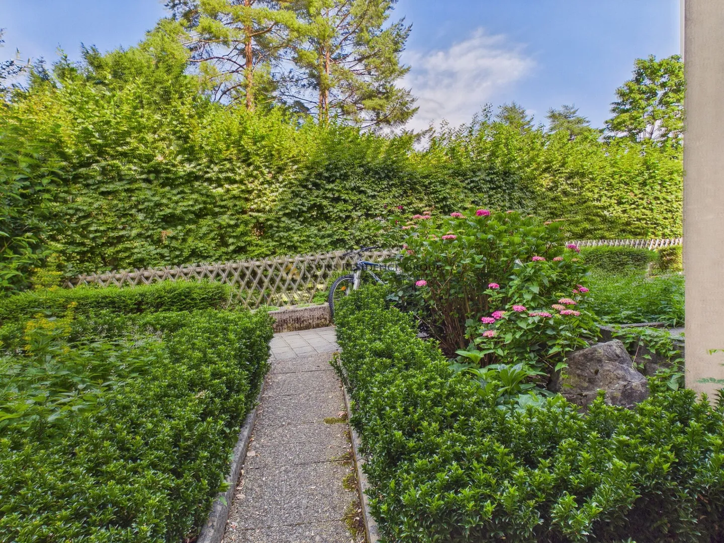 Vivre de manière idyllique au pied de l'Üetliberg - Maison jumelée stylée de 6,5 pièces - Photo 24 sur 24