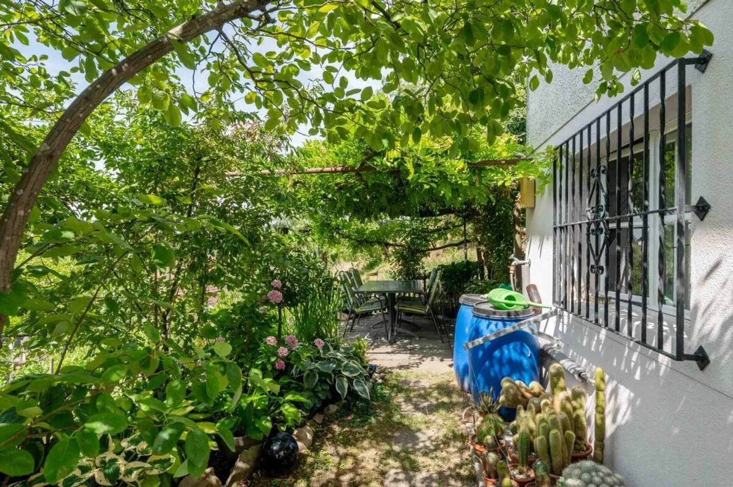 Charming 3.5-Room Single-Family House with Idyllic Garden - Photo 18 of 21