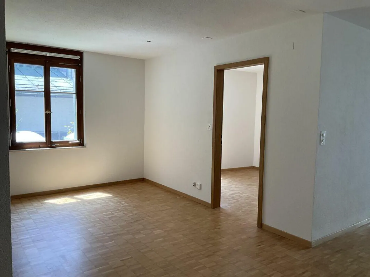 In the middle of the city - Photo 6 of 9