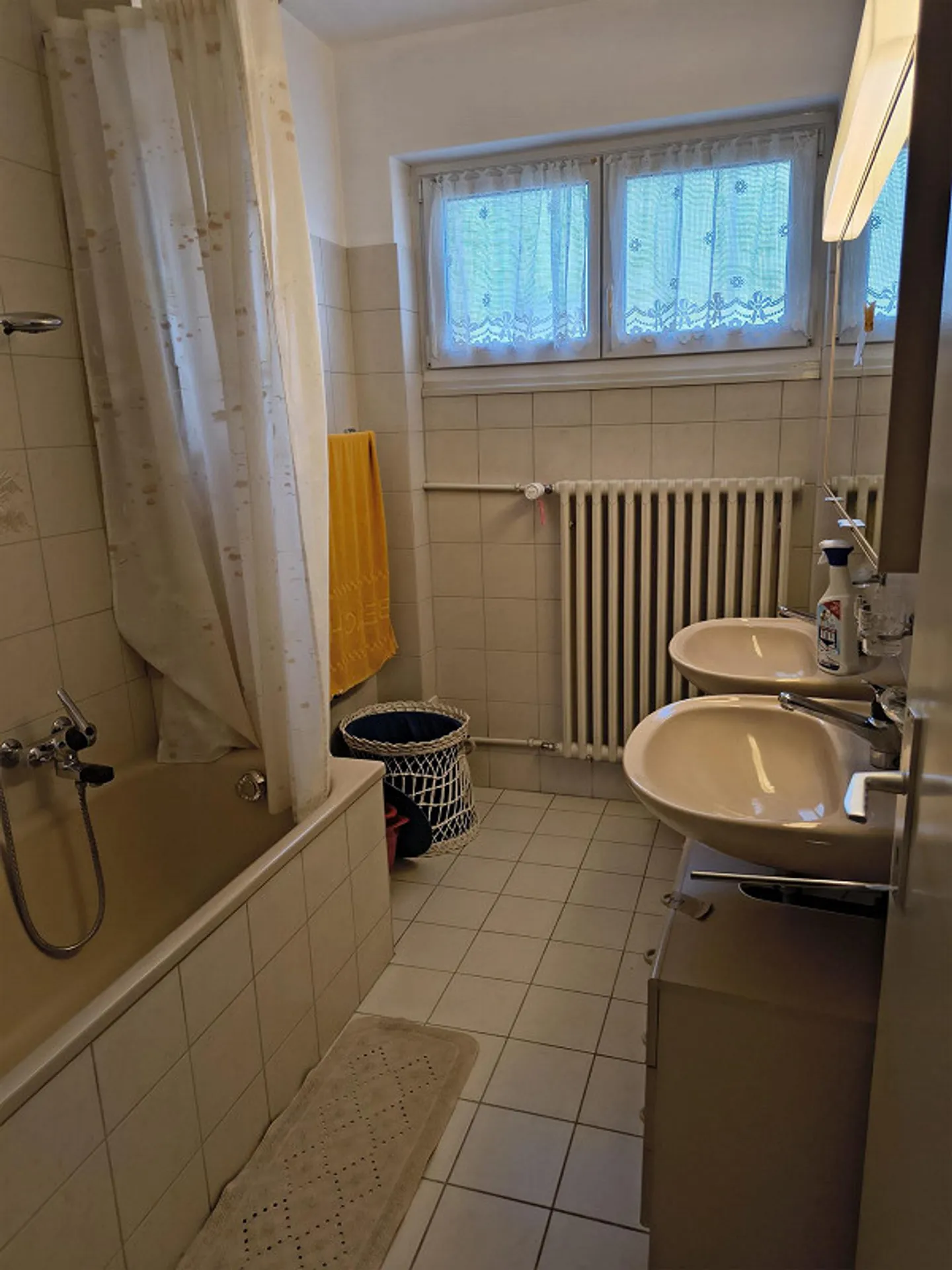 Incantevole appartamento di 4 stanze in un vecchio edificio all'ultimo piano - Foto 7 di 14