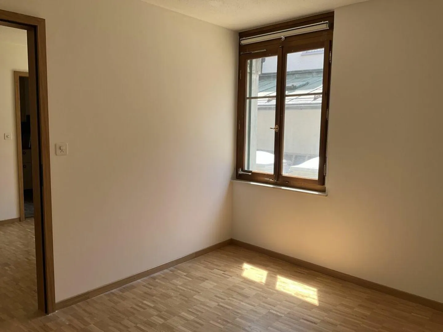 In the middle of the city - Photo 7 of 9