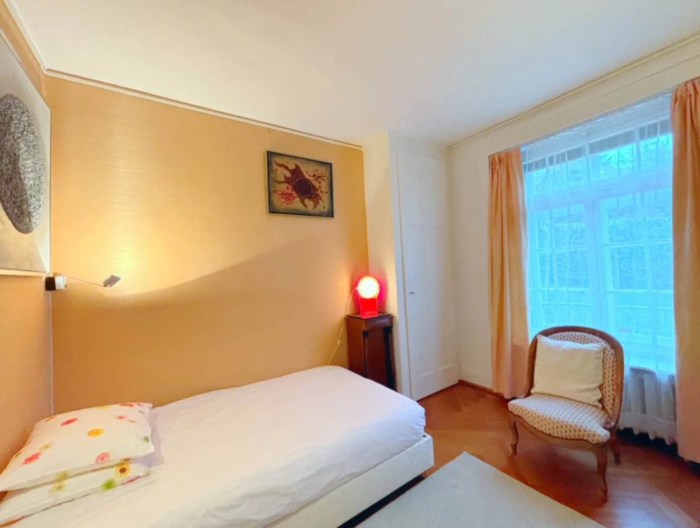 Magnificent furnished 5.5-room apartment with terrace and garden - Photo 7 of 11