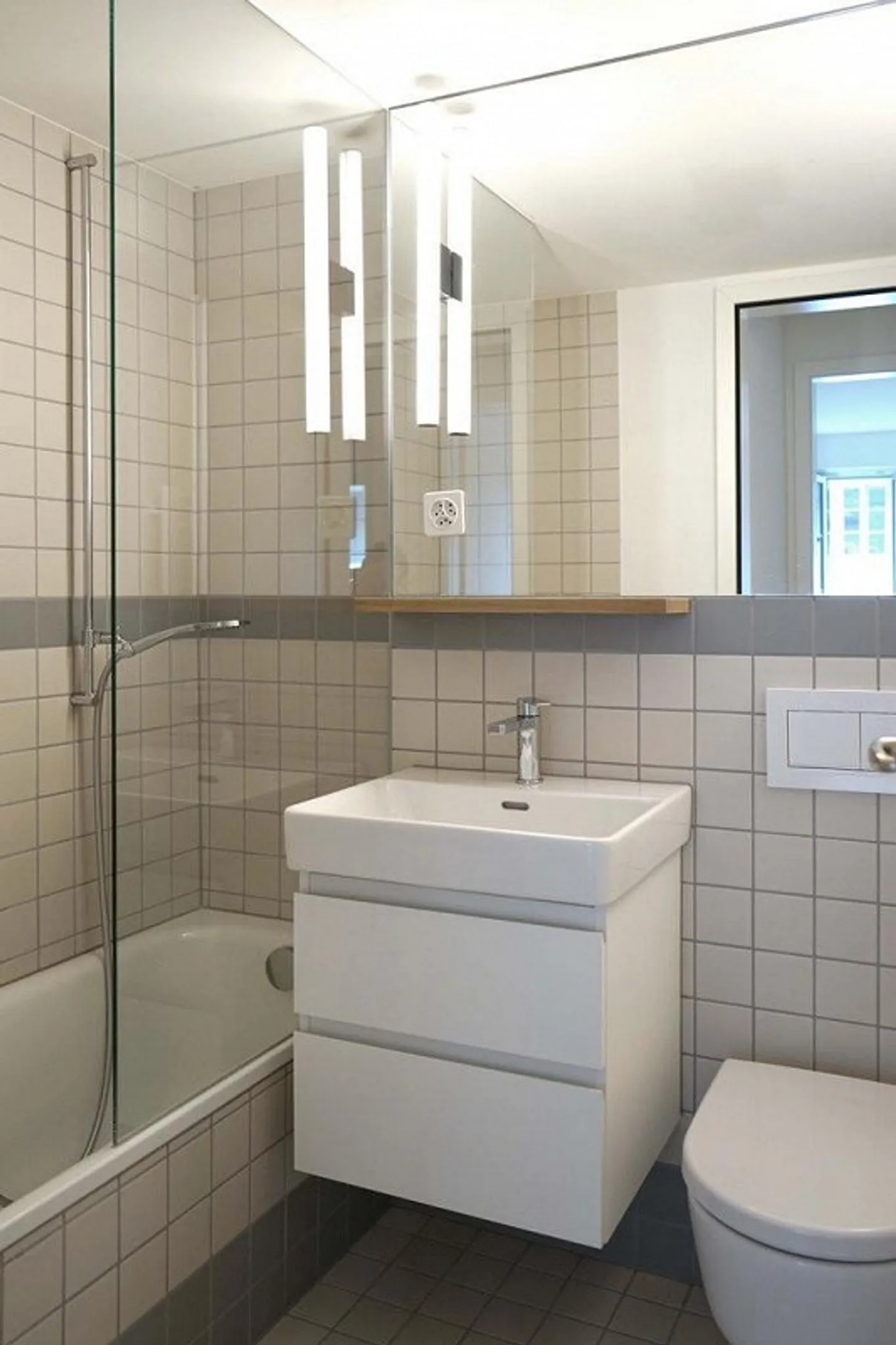 Charming 3.5-room apartment over three floors in District 7 - Photo 10 of 12