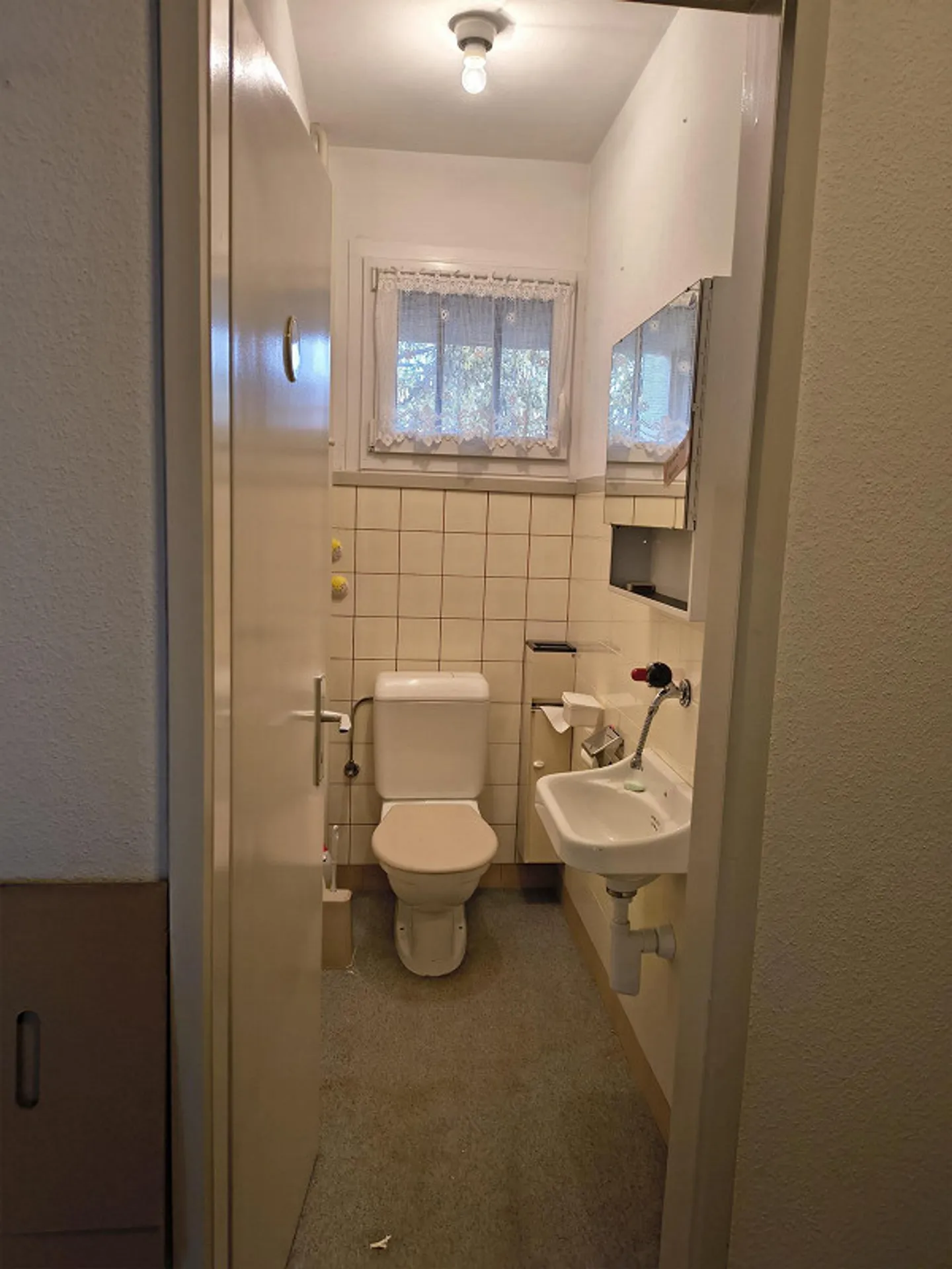 Incantevole appartamento di 4 stanze in un vecchio edificio all'ultimo piano - Foto 8 di 14