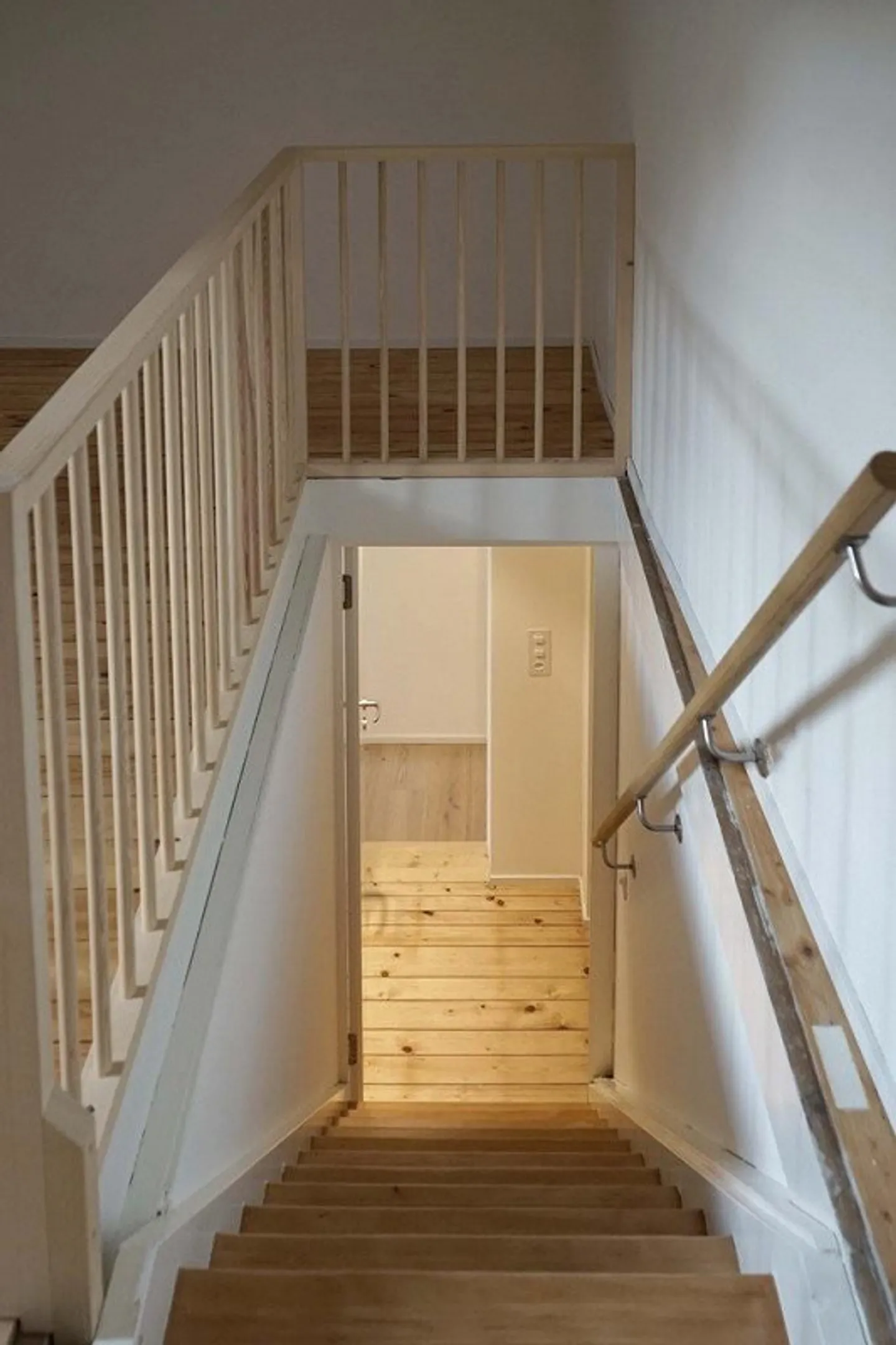 Charming 3.5-room apartment over three floors in District 7 - Photo 11 of 12