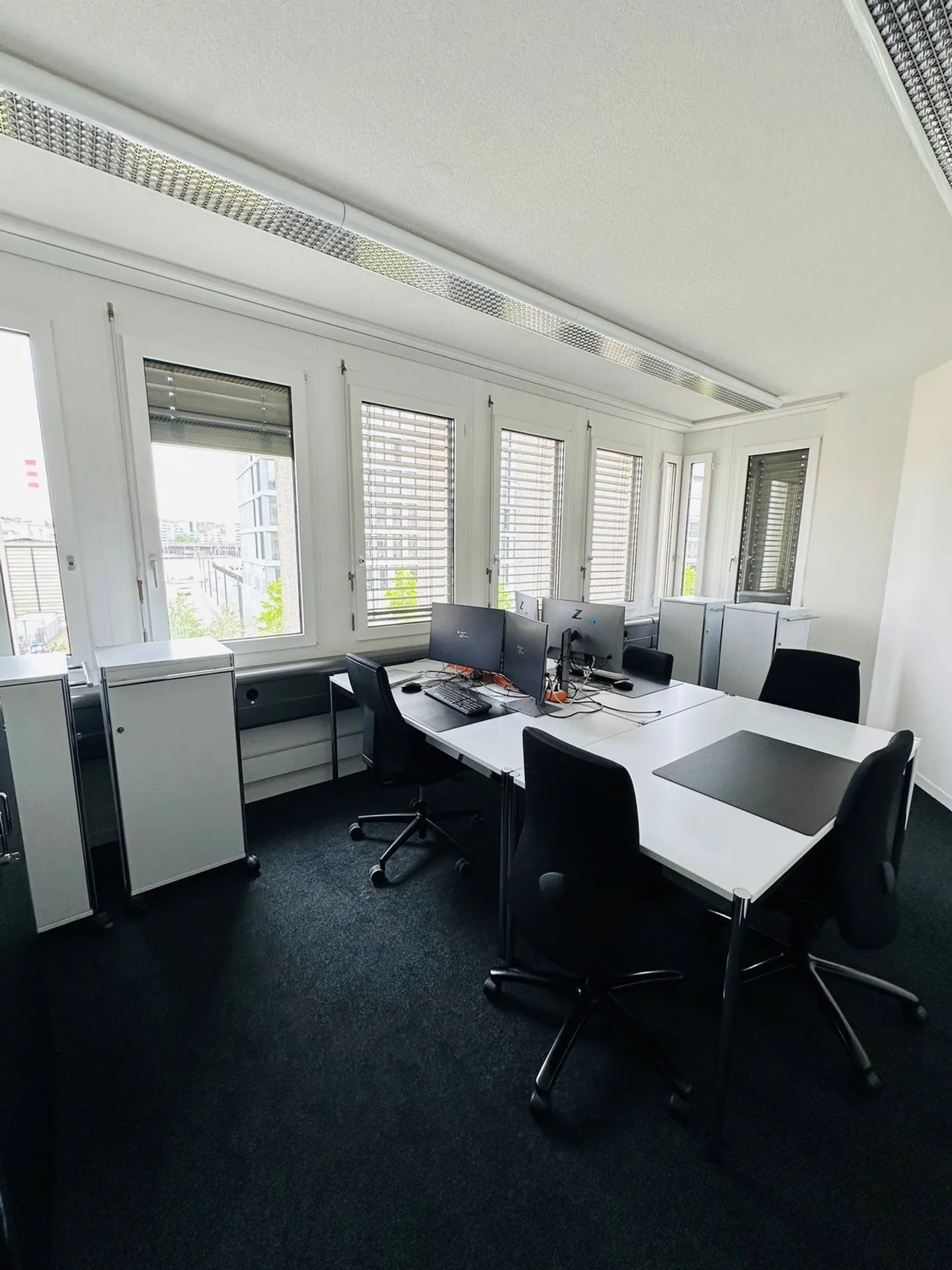 The perfect start or transition solution for your business - Photo 3 of 8