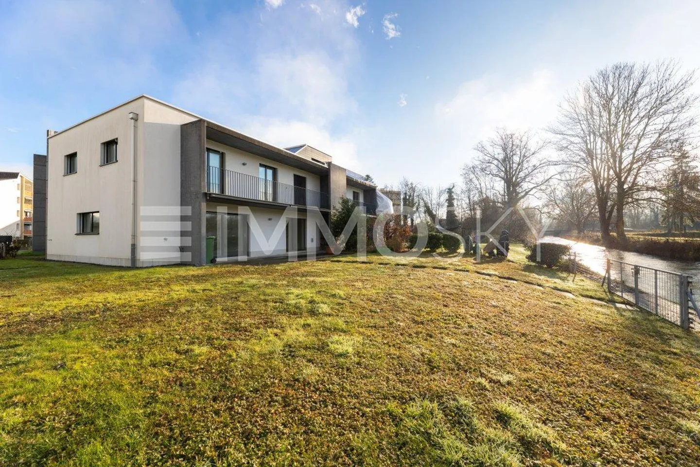 Maison contiguë 5.5 pièces - Photo 1 sur 5