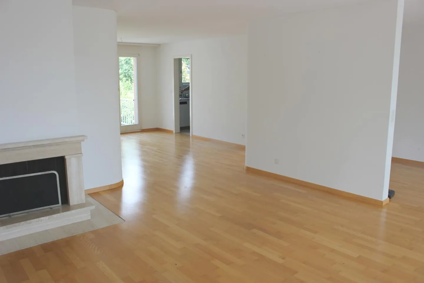 Appartamento luminoso di 4,5 stanze con appartamento separato di 1,5 stanze - Foto 7 di 29