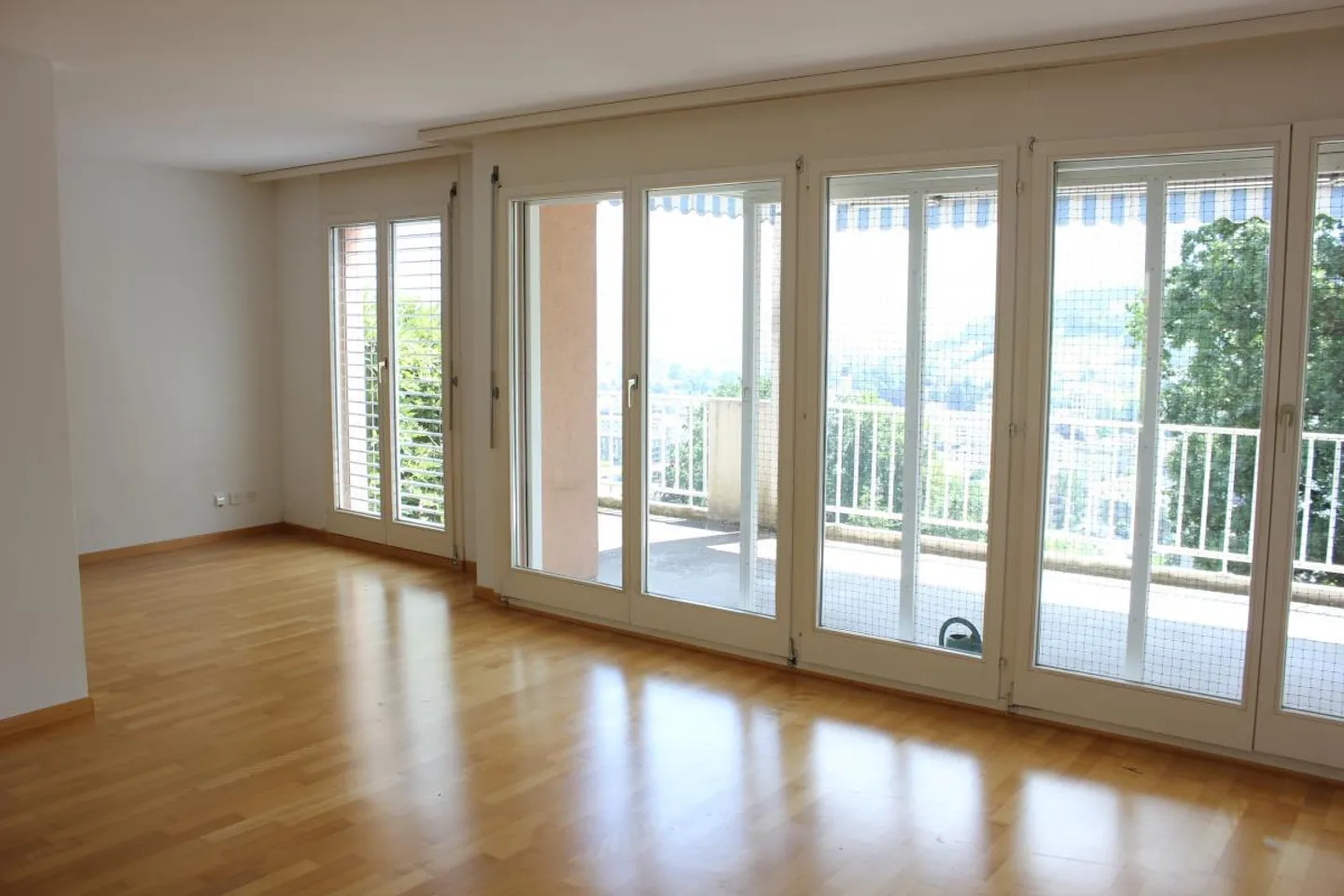 Appartamento luminoso di 4,5 stanze con appartamento separato di 1,5 stanze - Foto 5 di 29