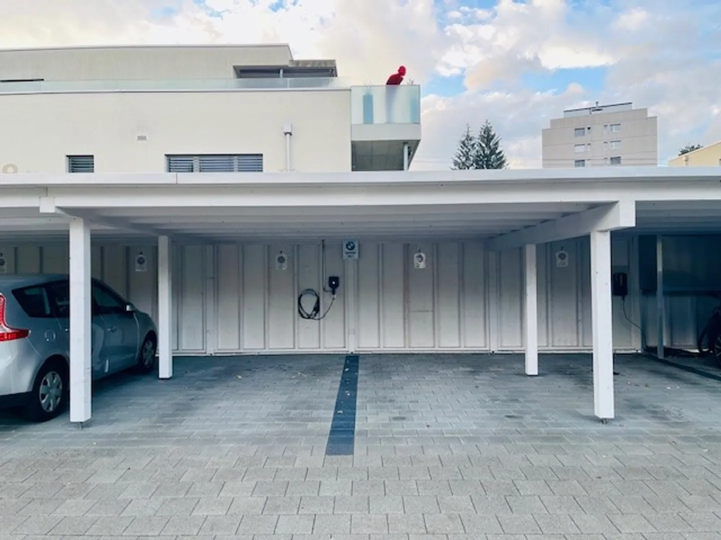 Carport parking space for rent - Photo 4 of 7