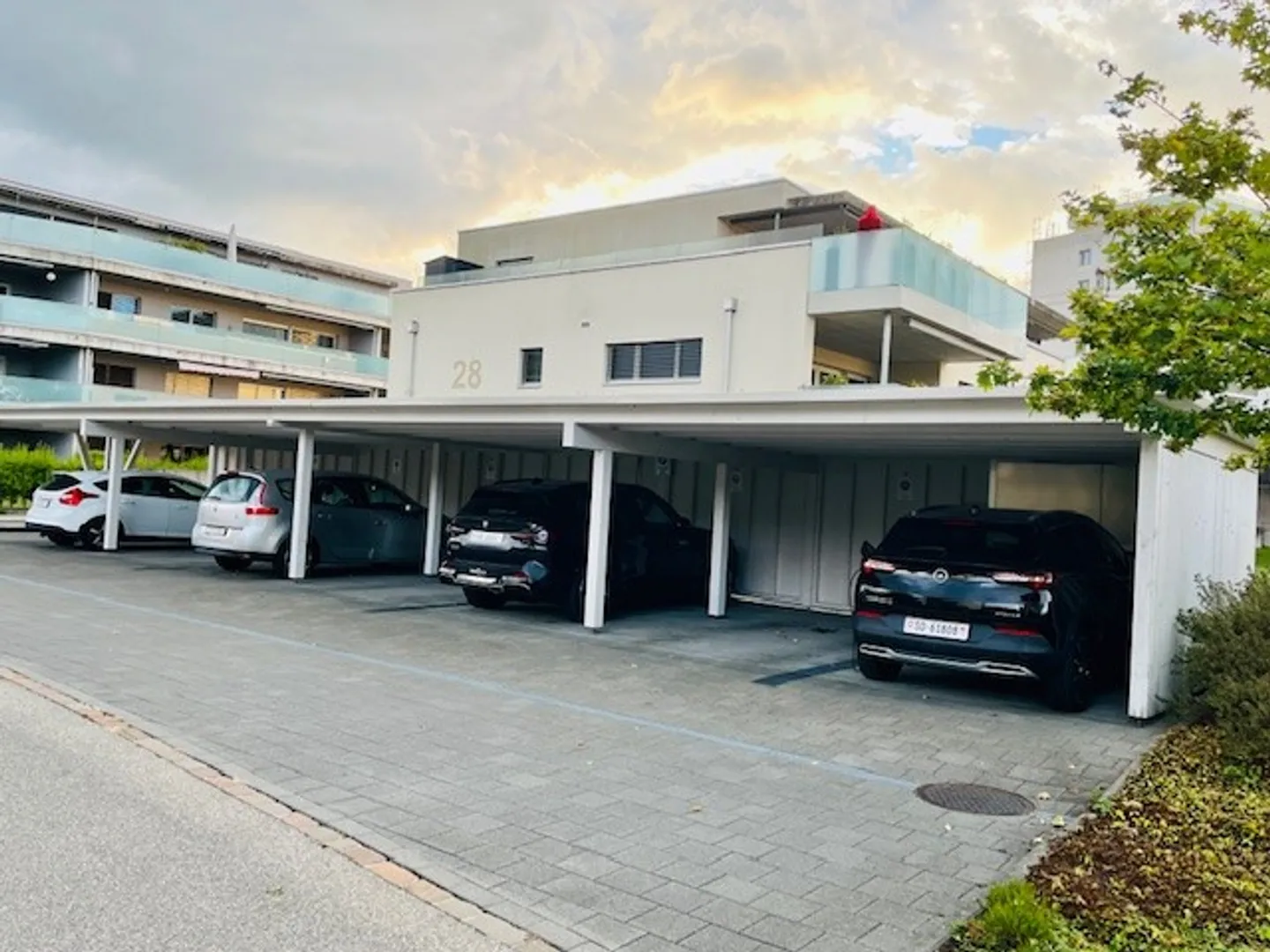 Carport parking space for rent - Photo 5 of 7