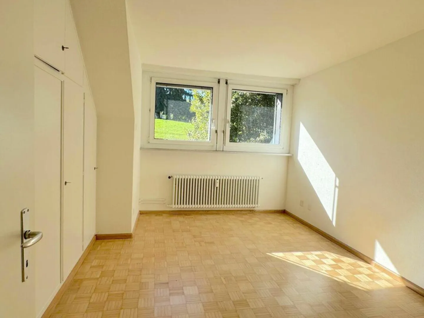 Bright and Cozy 3.5 Room Apartment - Photo 5 of 10