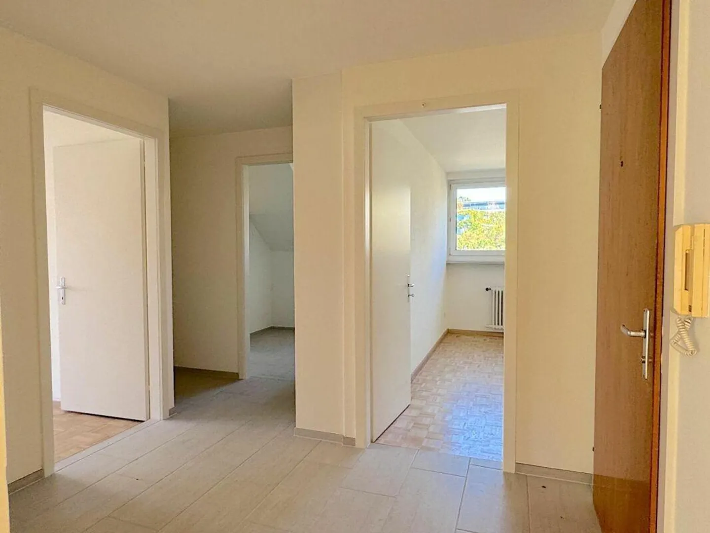Bright and Cozy 3.5 Room Apartment - Photo 1 of 10