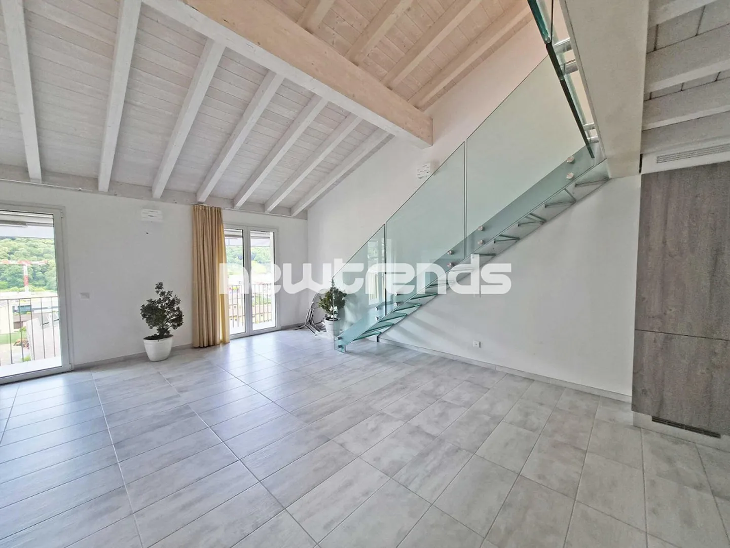 Grancia: Elegante appartamento attico di 4,5 stanze con galleria in affitto - Foto 5 di 25