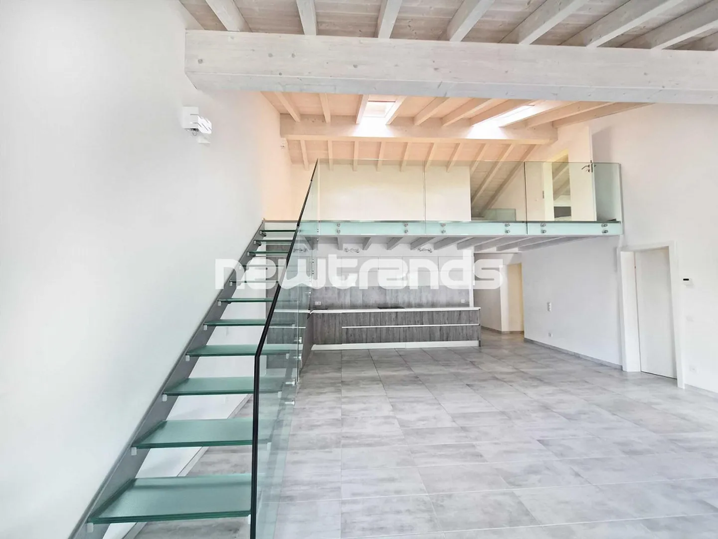 Grancia: Elegante appartamento attico di 4,5 stanze con galleria in affitto - Foto 17 di 25