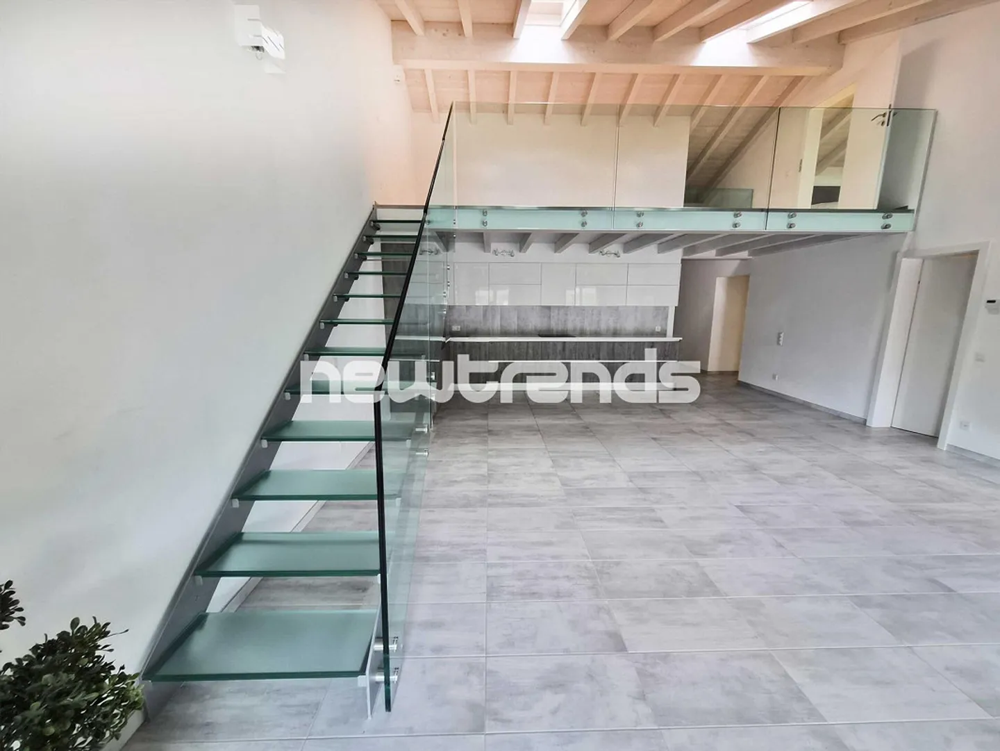 Grancia: Elegante appartamento attico di 4,5 stanze con galleria in affitto - Foto 21 di 25