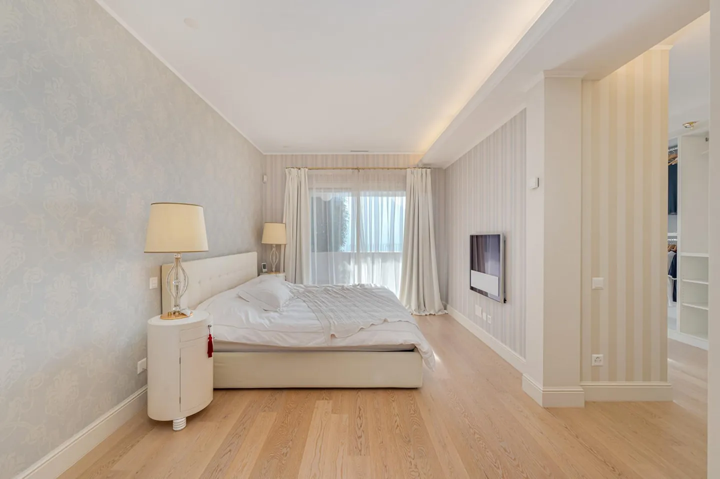 Duplex élégant avec vue imprenable sur le lac. - Photo 13 sur 13