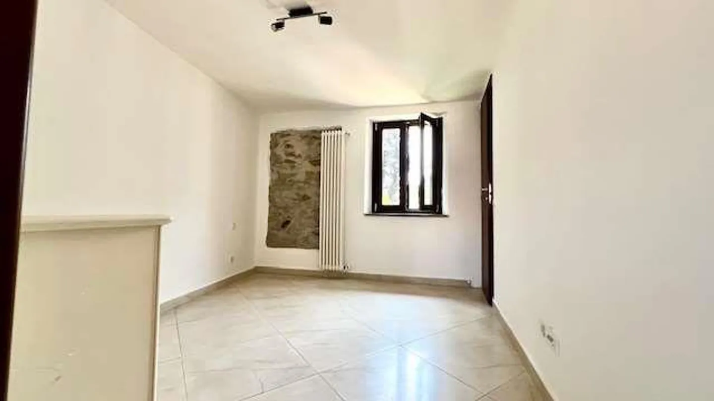 Elegante casa ticinese in un cortile storico - Foto 13 di 13