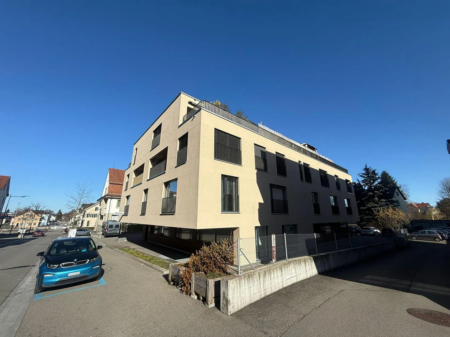 Moderno appartamento attico di 2,5 stanze in posizione centrale ad Amriswil - Foto 2 di 10