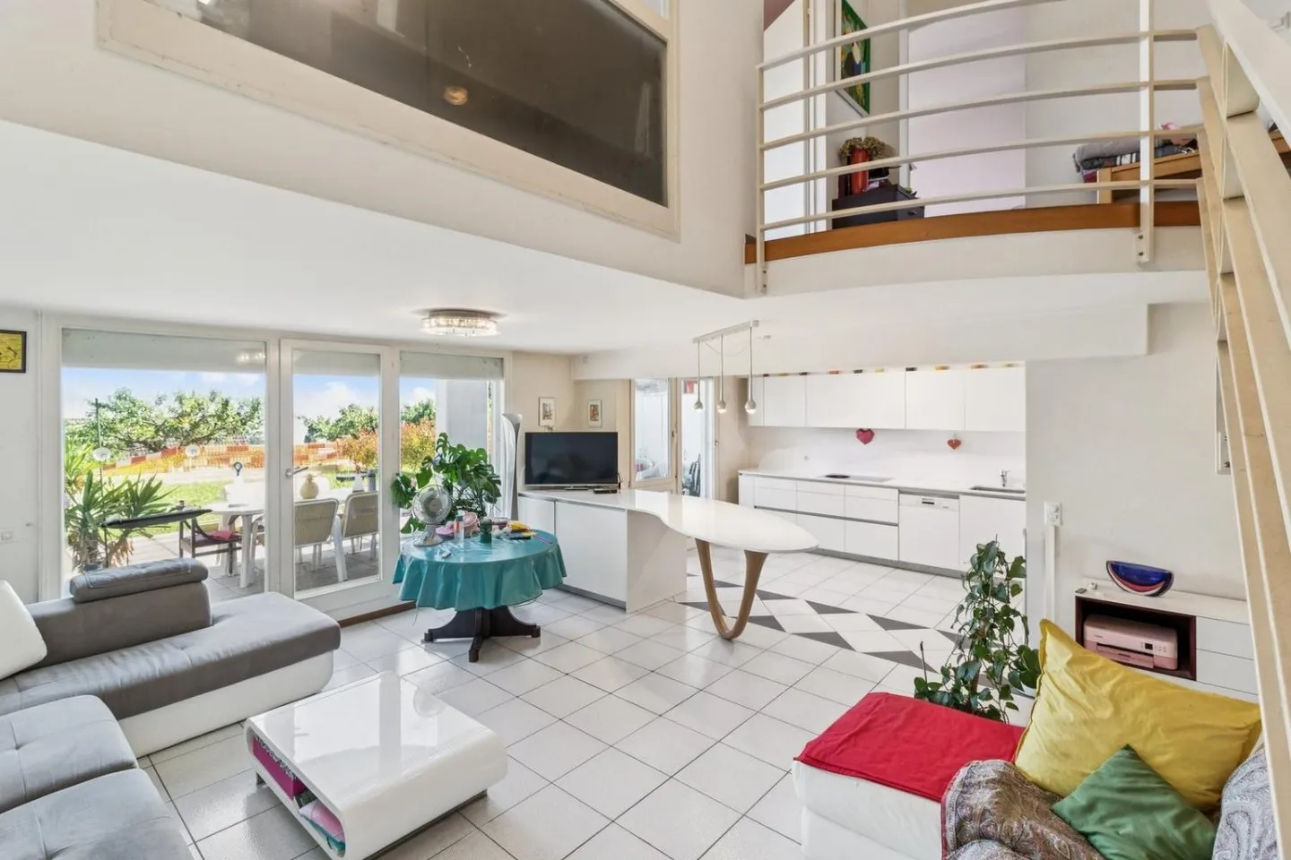 Duplex with extraordinary lake view - A terrace on Lake Geneva - Photo 2 of 11