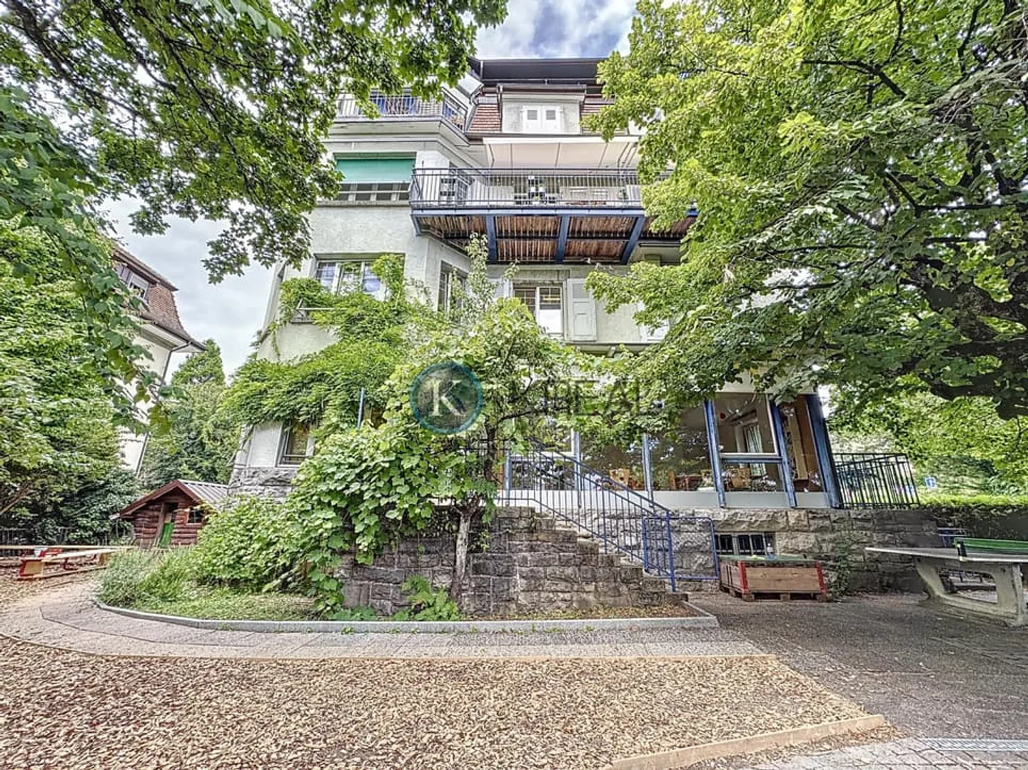 330 m² Charme und Potenzial mit privatem Garten in Lausanne - Foto 2 von 11