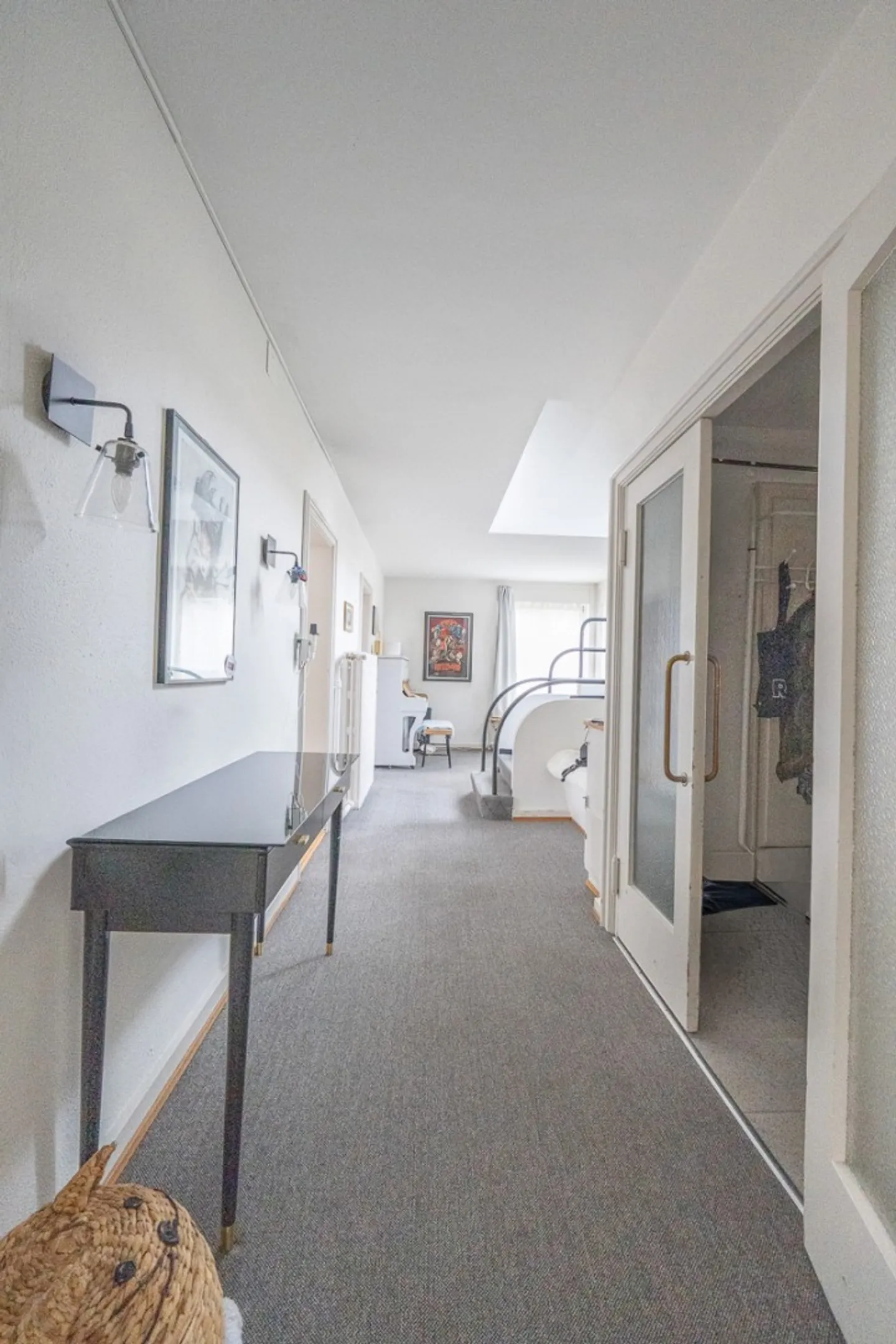 Single-family house with a separate apartment - Photo 3 of 13