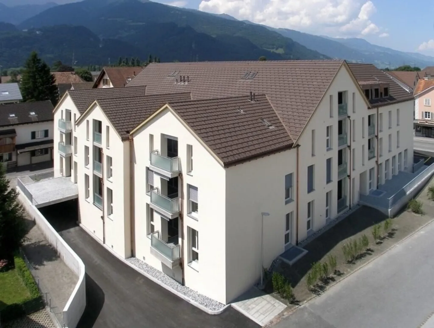 Spacious office premises in a central location - Photo 1 of 5