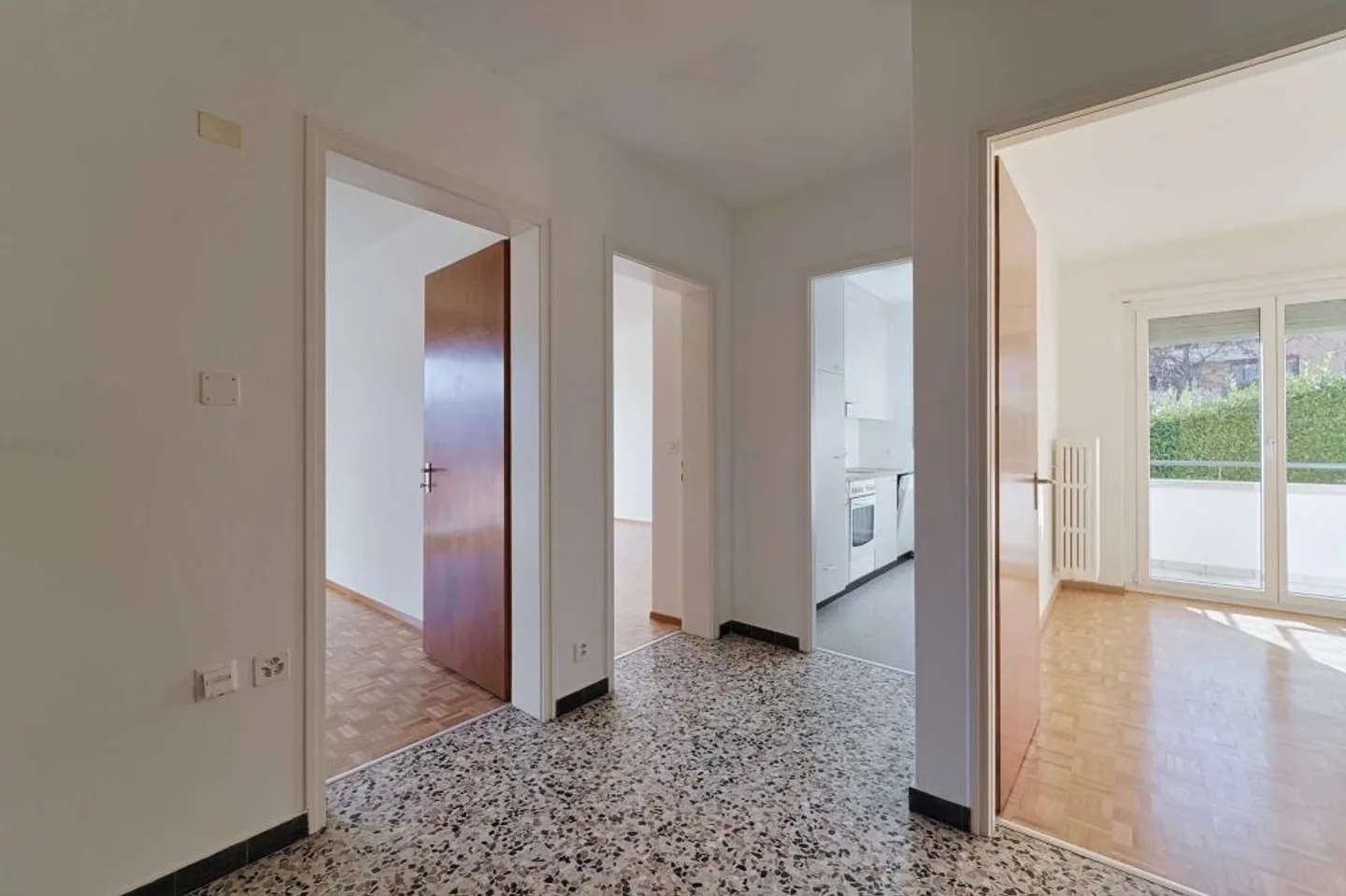 Cozy 3.5-room apartment with large terrace - Photo 8 of 11