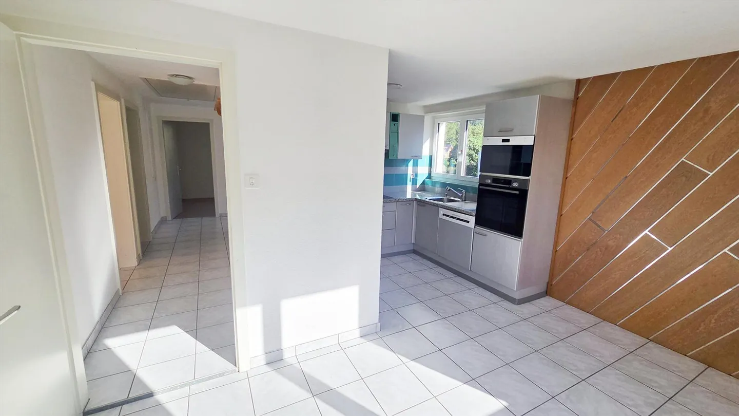 Wohn- und Geschäftshaus mit 2 Wohnungen und einem Coiffeursalon - Photo 6 of 11