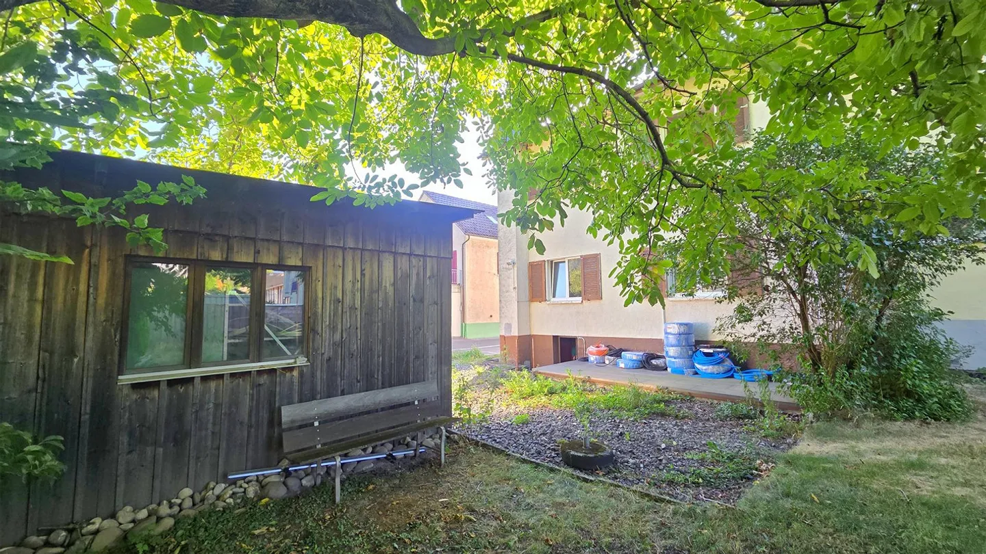 Wohn- und Geschäftshaus mit 2 Wohnungen und einem Coiffeursalon - Photo 10 of 11