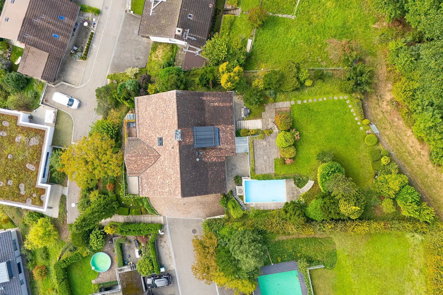 Au bord de la forêt et pourtant central : Maison majestueuse avec appartement séparé - Photo 4 sur 29