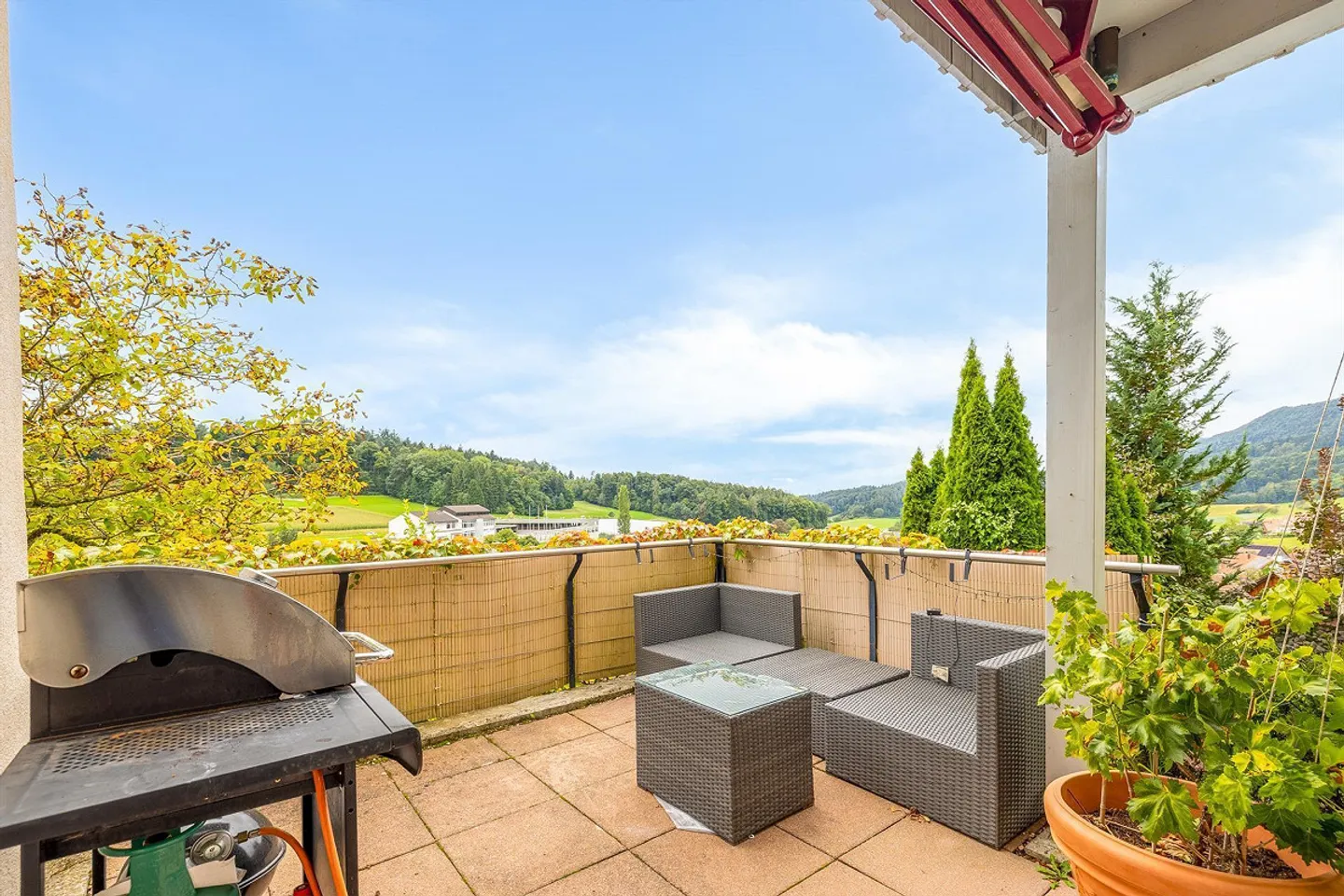 Au bord de la forêt et pourtant central : Maison majestueuse avec appartement séparé - Photo 7 sur 29